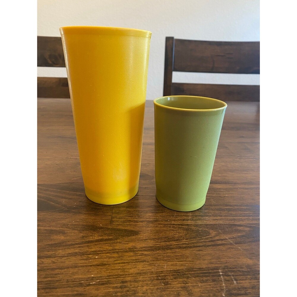 TUPPERWARE Set of 2 Cups, Yellow and Avocado Green, MCM Vintage